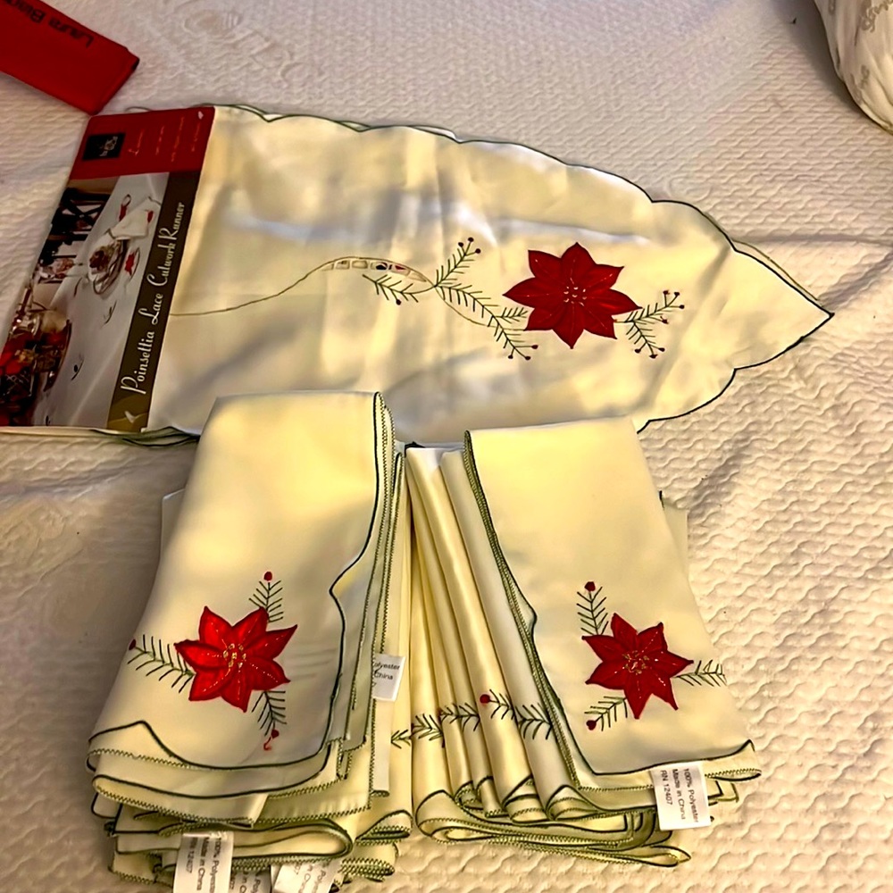 Christmas napkins and runner
